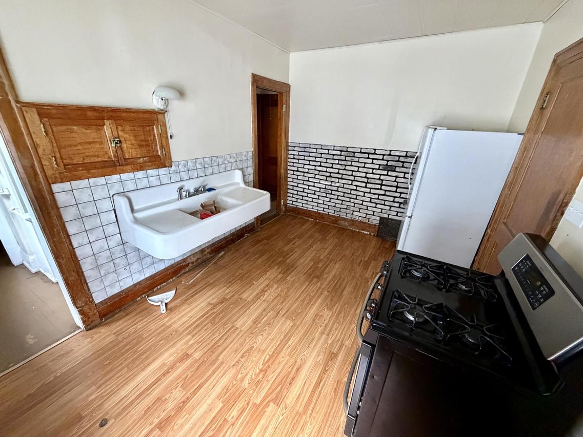 2206 W Keefe Ave, Milwaukee, WI 53206
