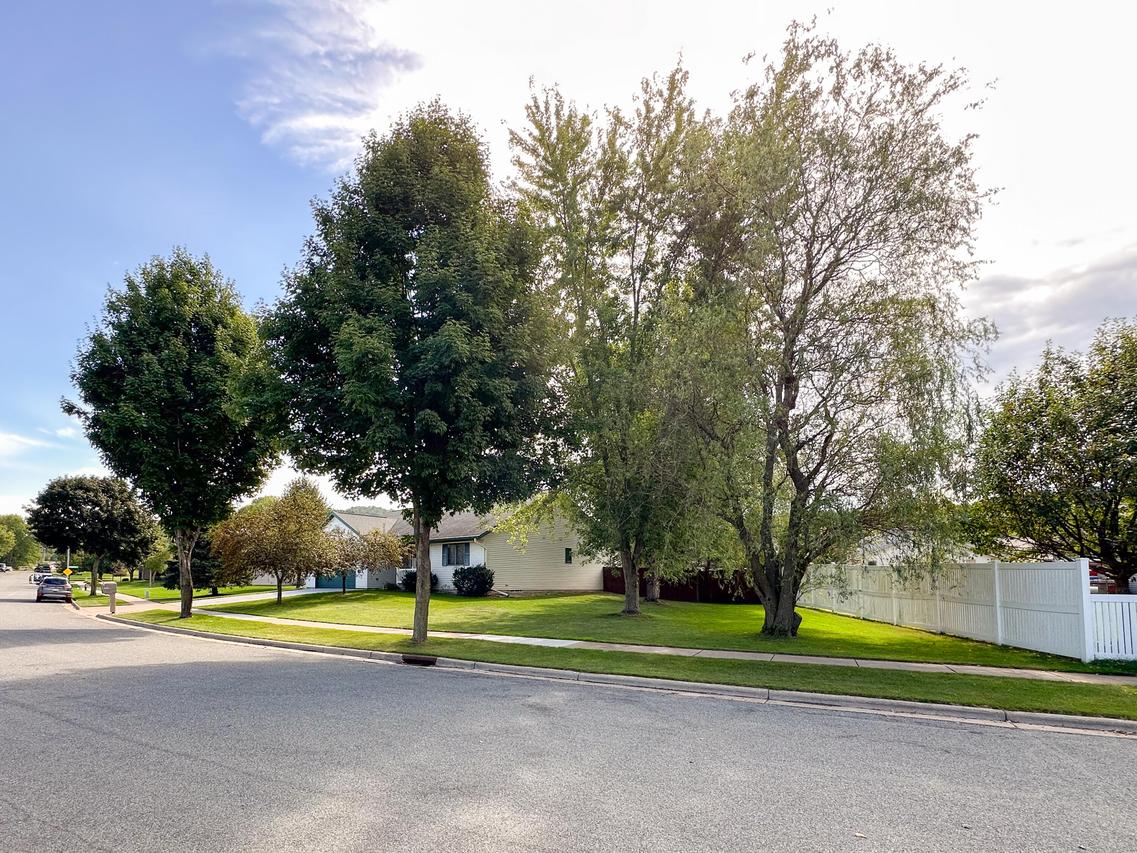 2422 Krause Rd, Onalaska, WI 54650