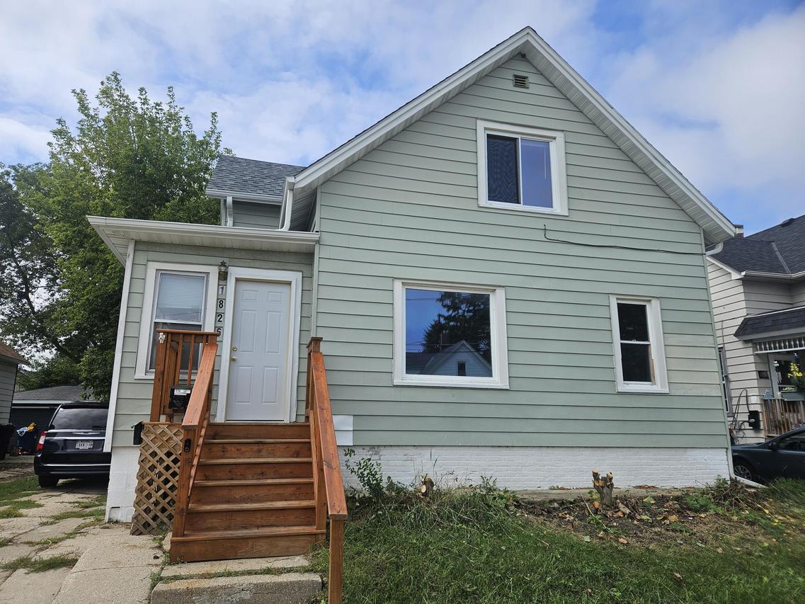 1826 Saint Clair St, Racine, WI 53402