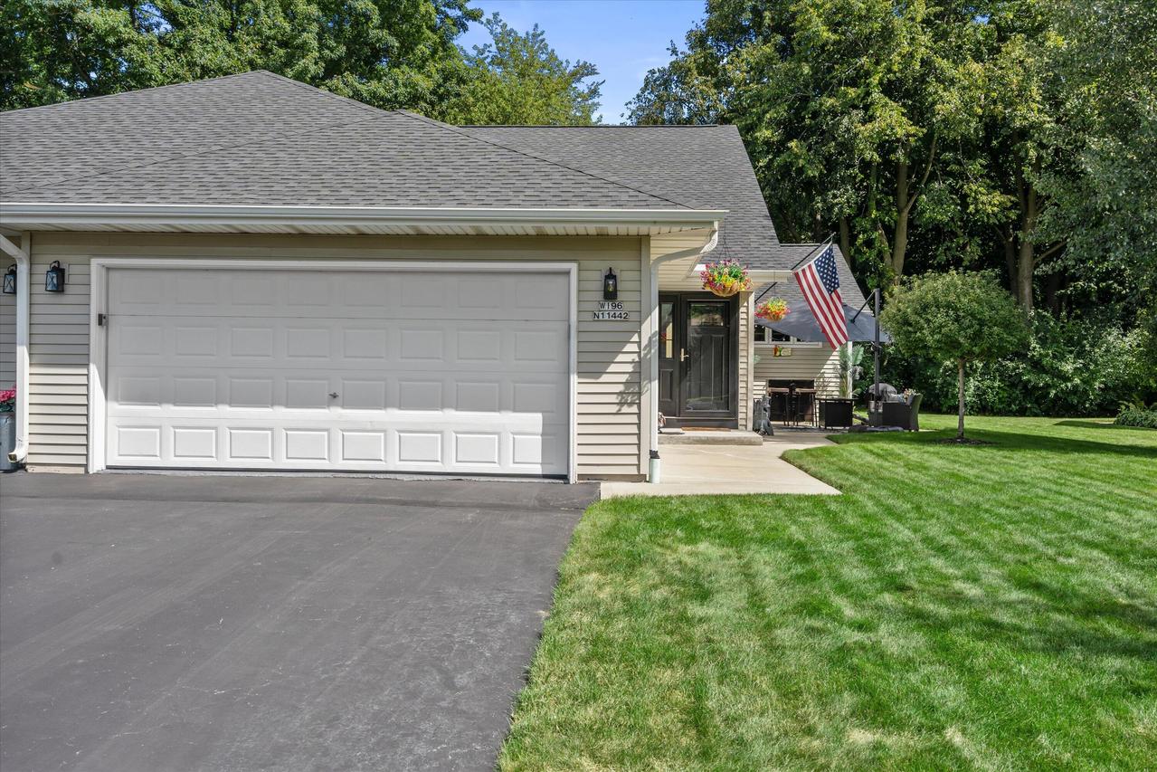 W196N11442 Shadow Wood Dr #2, Germantown, WI 53022