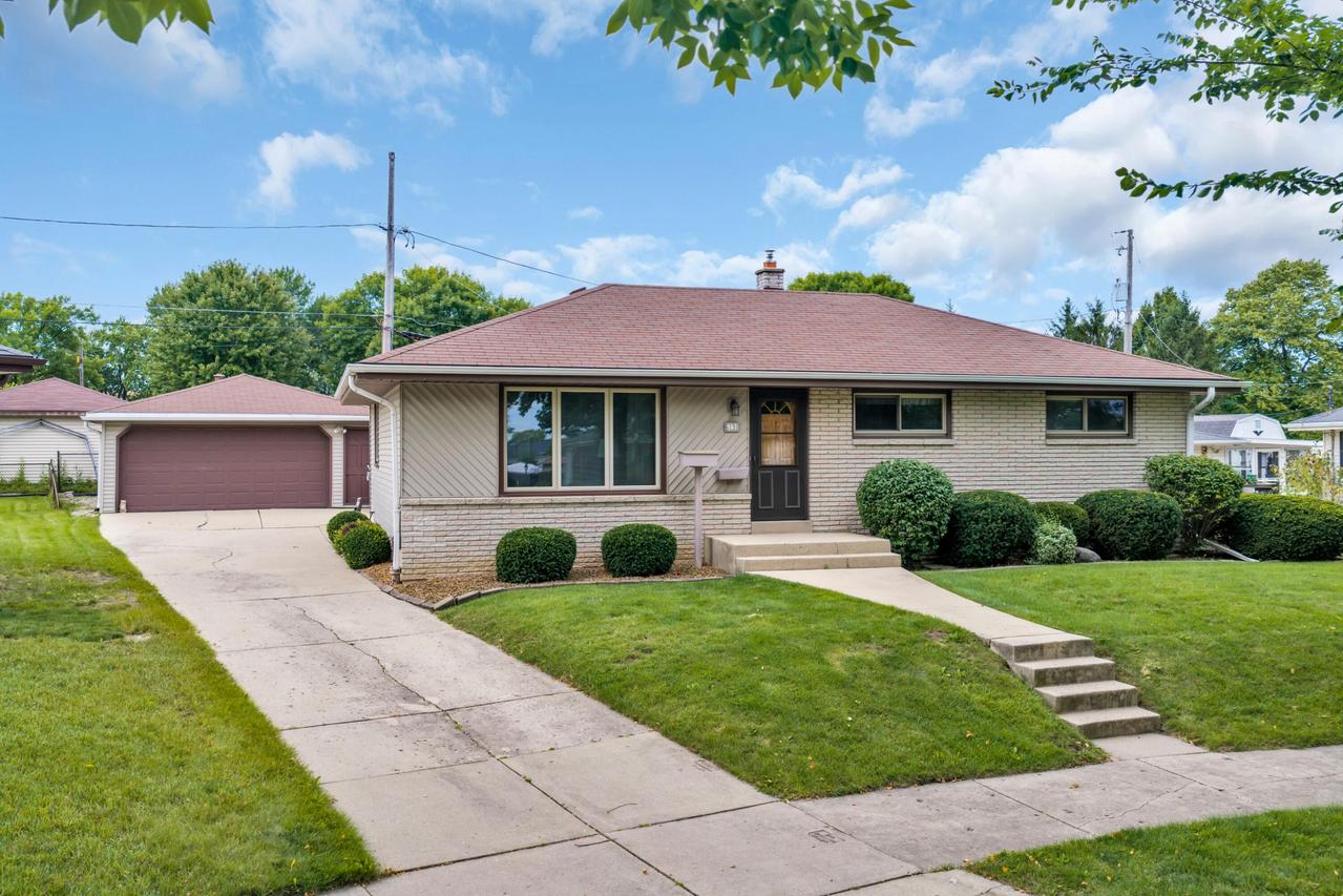 6131 S 15th Ct, Milwaukee, WI 53221