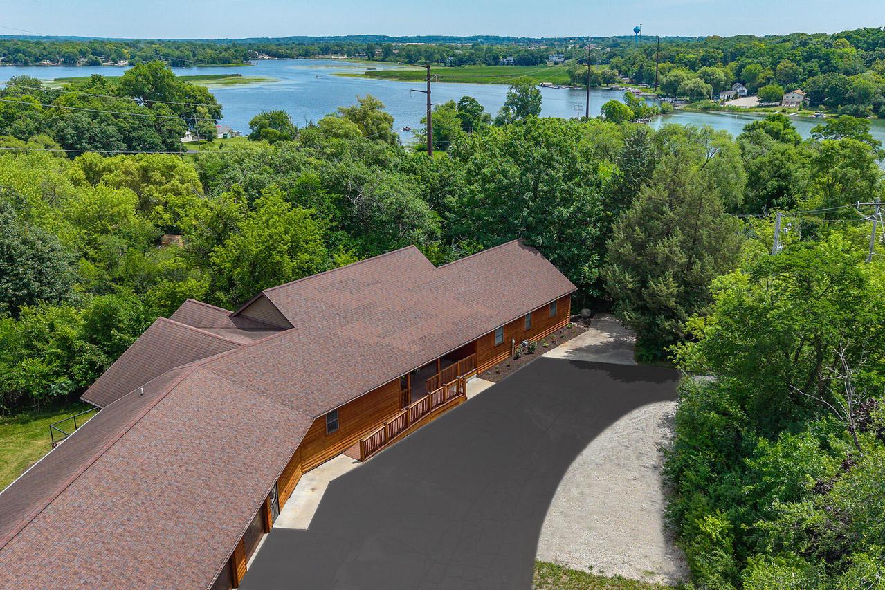 W303S10481 Sandy Beach, Mukwonago, WI 53149