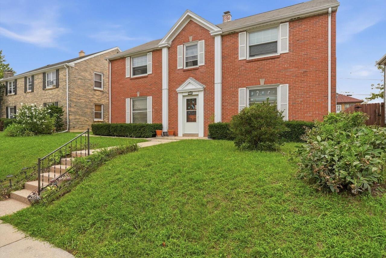 1615 S 54th St, West Milwaukee, WI 53214