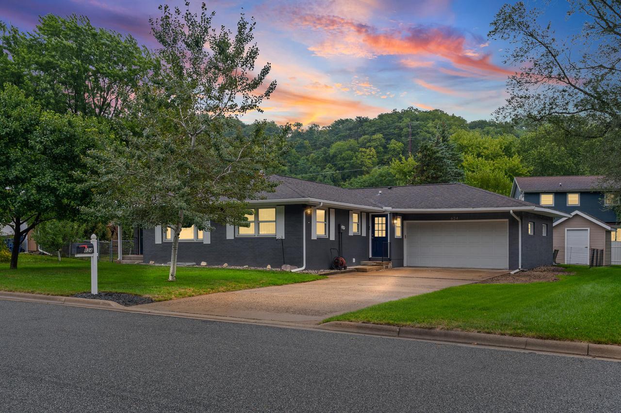 624 14th Ave, Onalaska, WI 54650