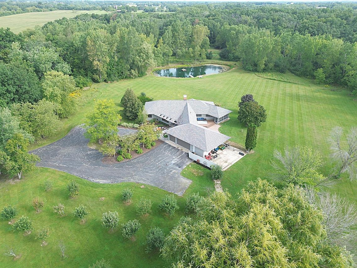 3070 108th St, Raymond, WI 53126