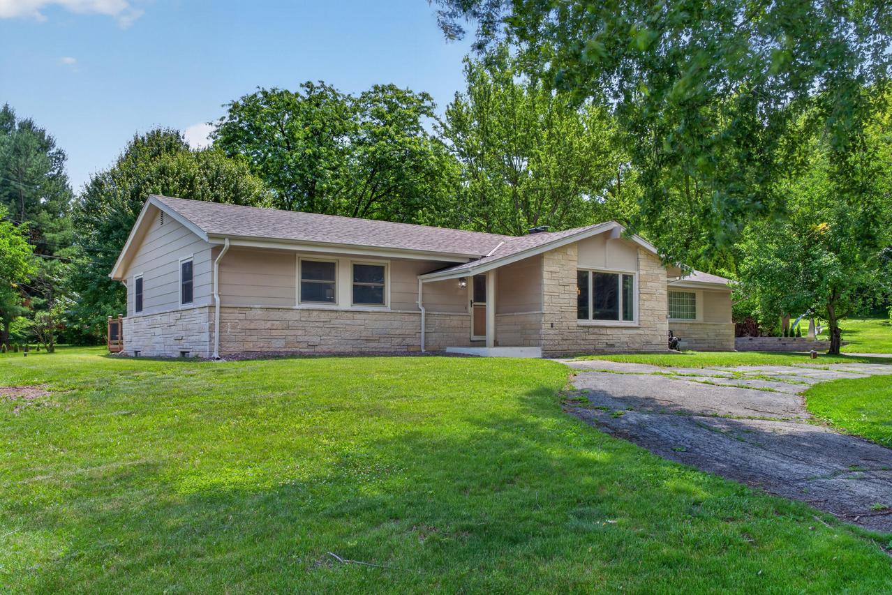 S94W23105 Meadow View, Vernon, WI 53103