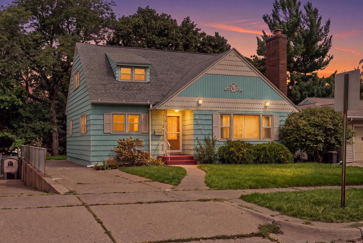 2525 Main St, La Crosse, WI 54601
