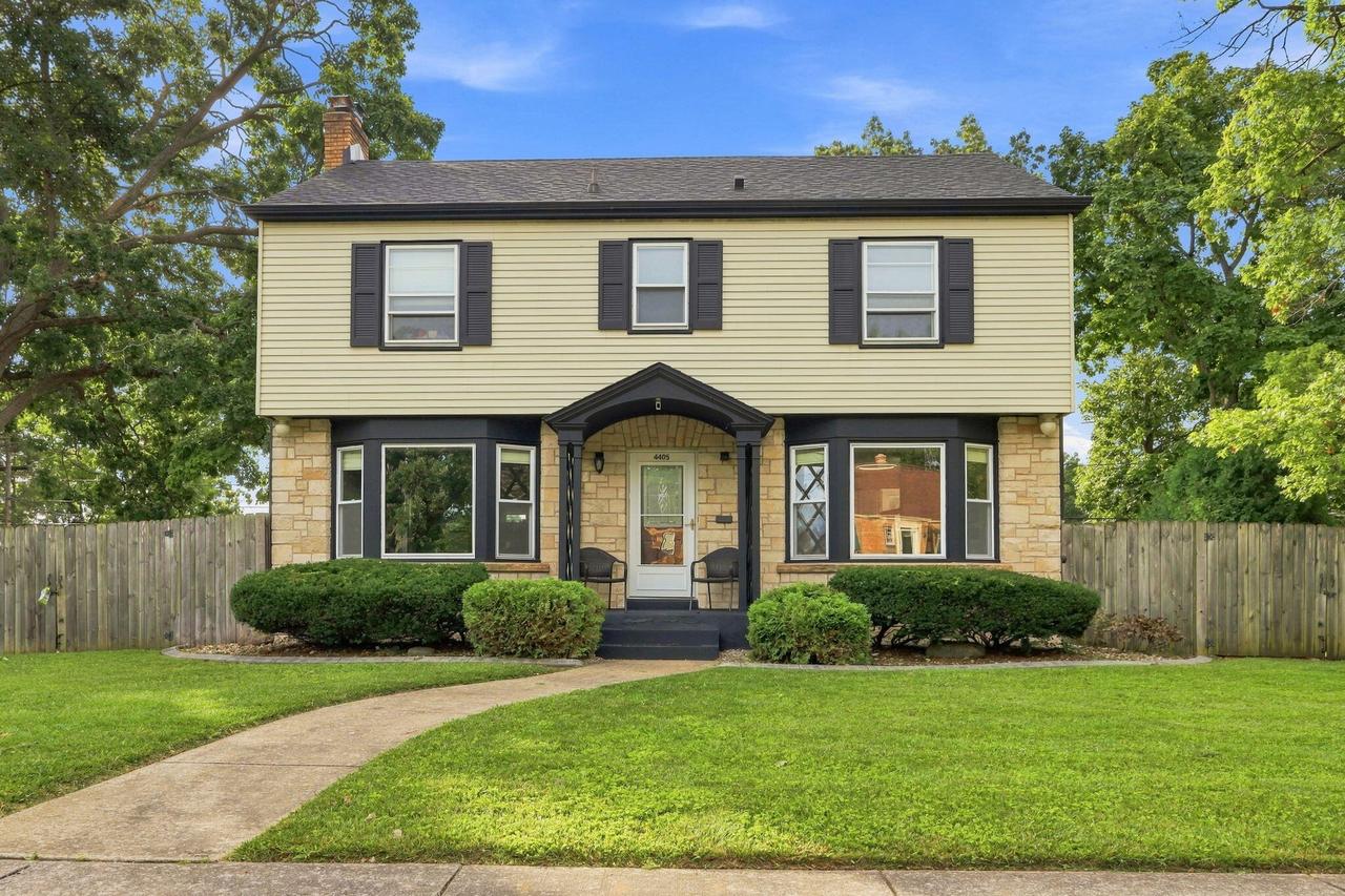 4405 Harding Rd, Kenosha, WI 53142
