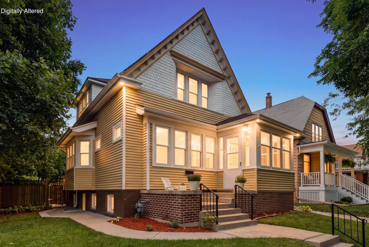4015 N Stowell Ave, Shorewood, WI 53211