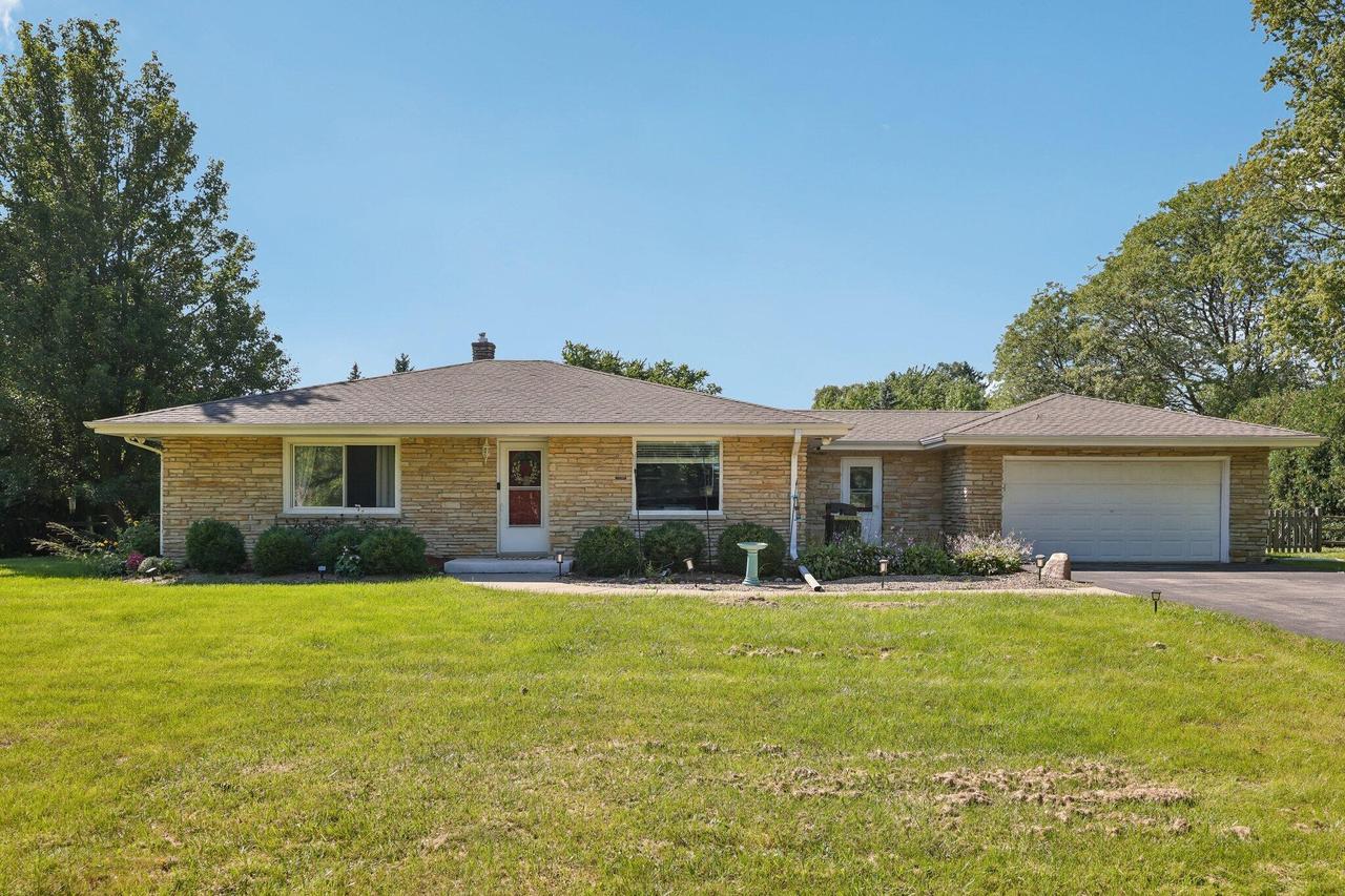 10043 N Greenview Dr., Mequon, WI 53092