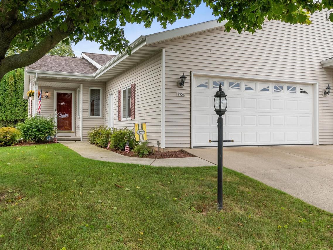 1504 Deer Brook, Two Rivers, WI 54241