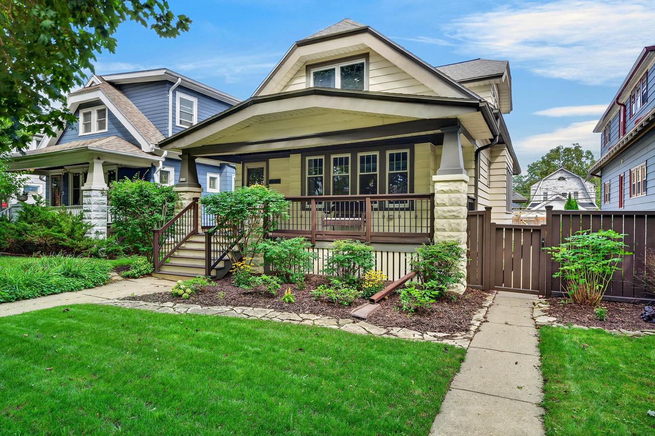 3318 N Weil St, Milwaukee, WI 53212