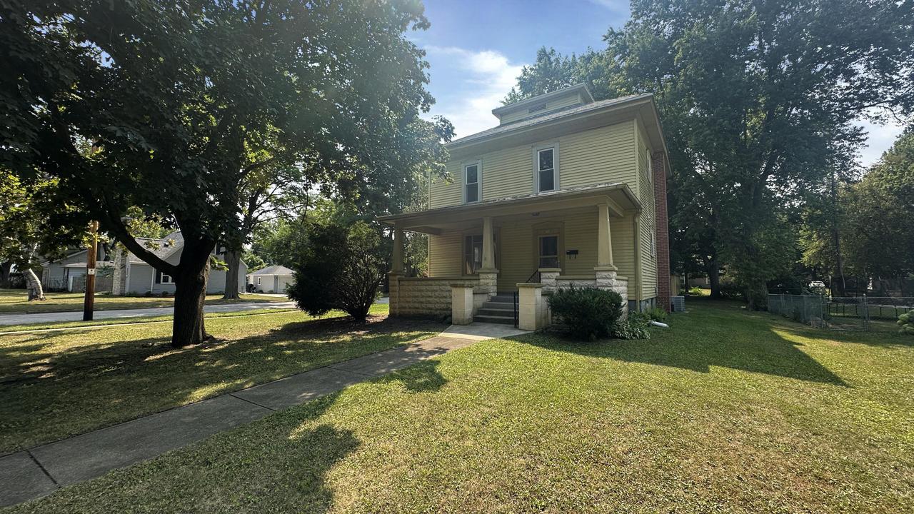 348 S Whiton St, Whitewater, WI 53190