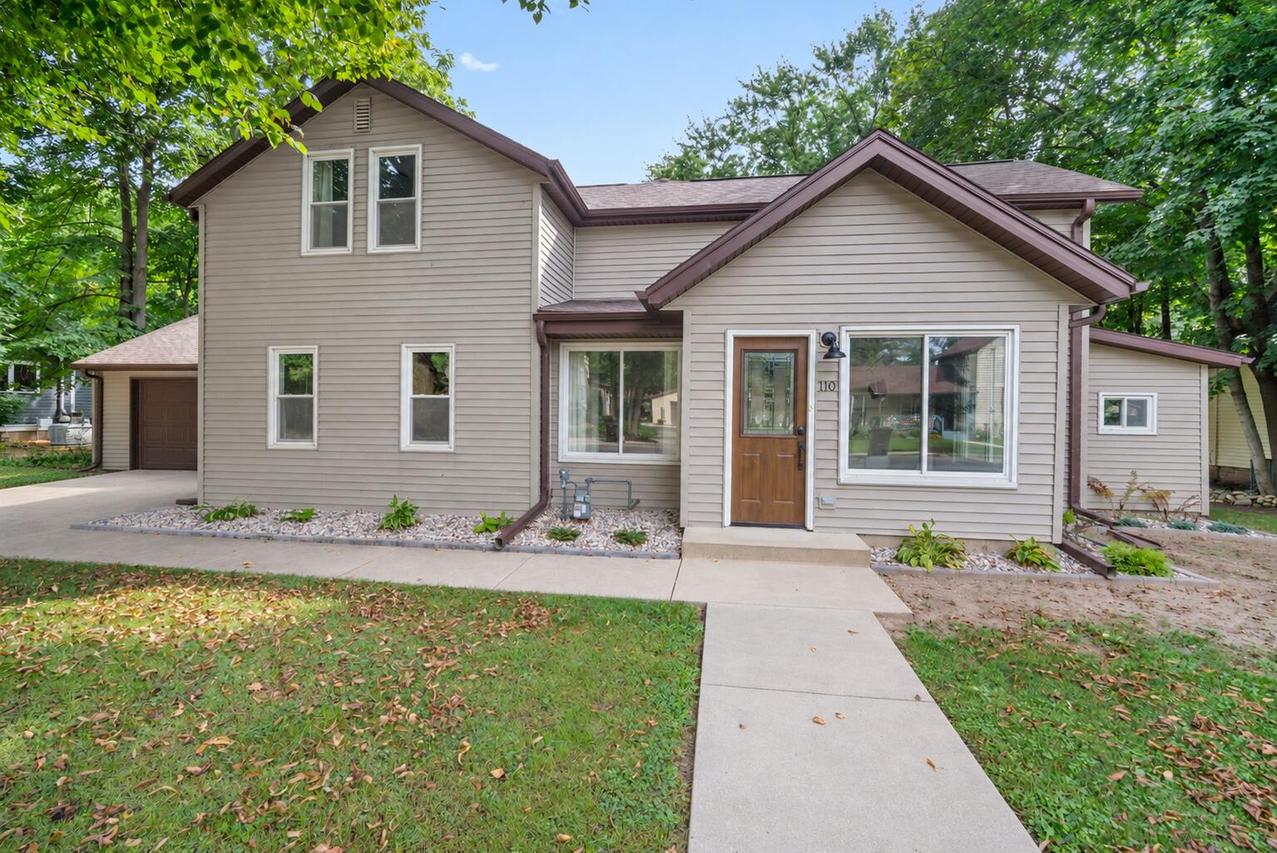 110 N Harrison St, North Prairie, WI 53153