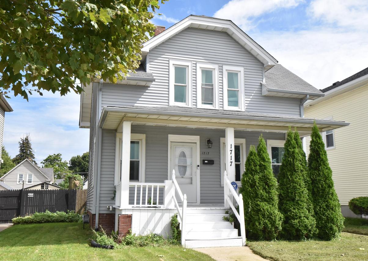 1717 Grange Ave, Racine, WI 53405