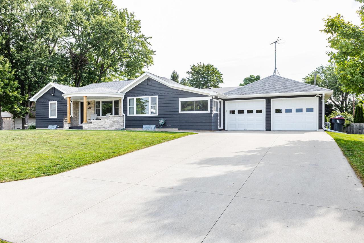 228 N Highland St, Hustisford, WI 53034