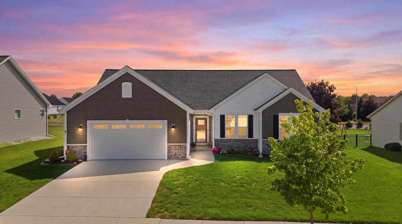 1017 Durango Dr, Hartford, WI 53027