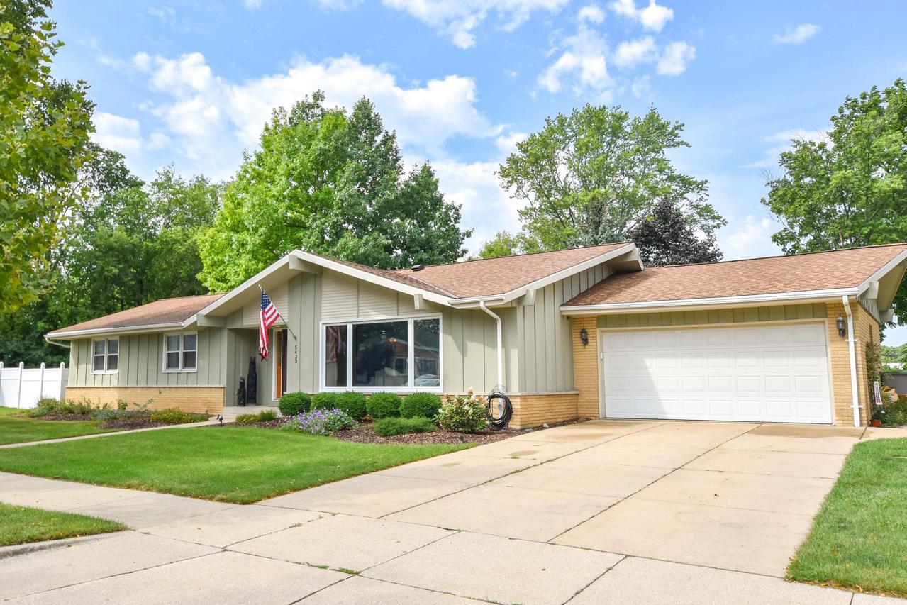 5433 S 24th St, Milwaukee, WI 53221