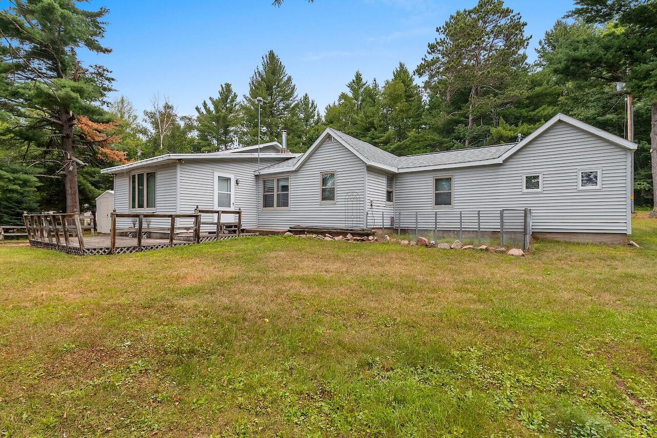 12643 E Shore Dr, Mountain, WI 54149