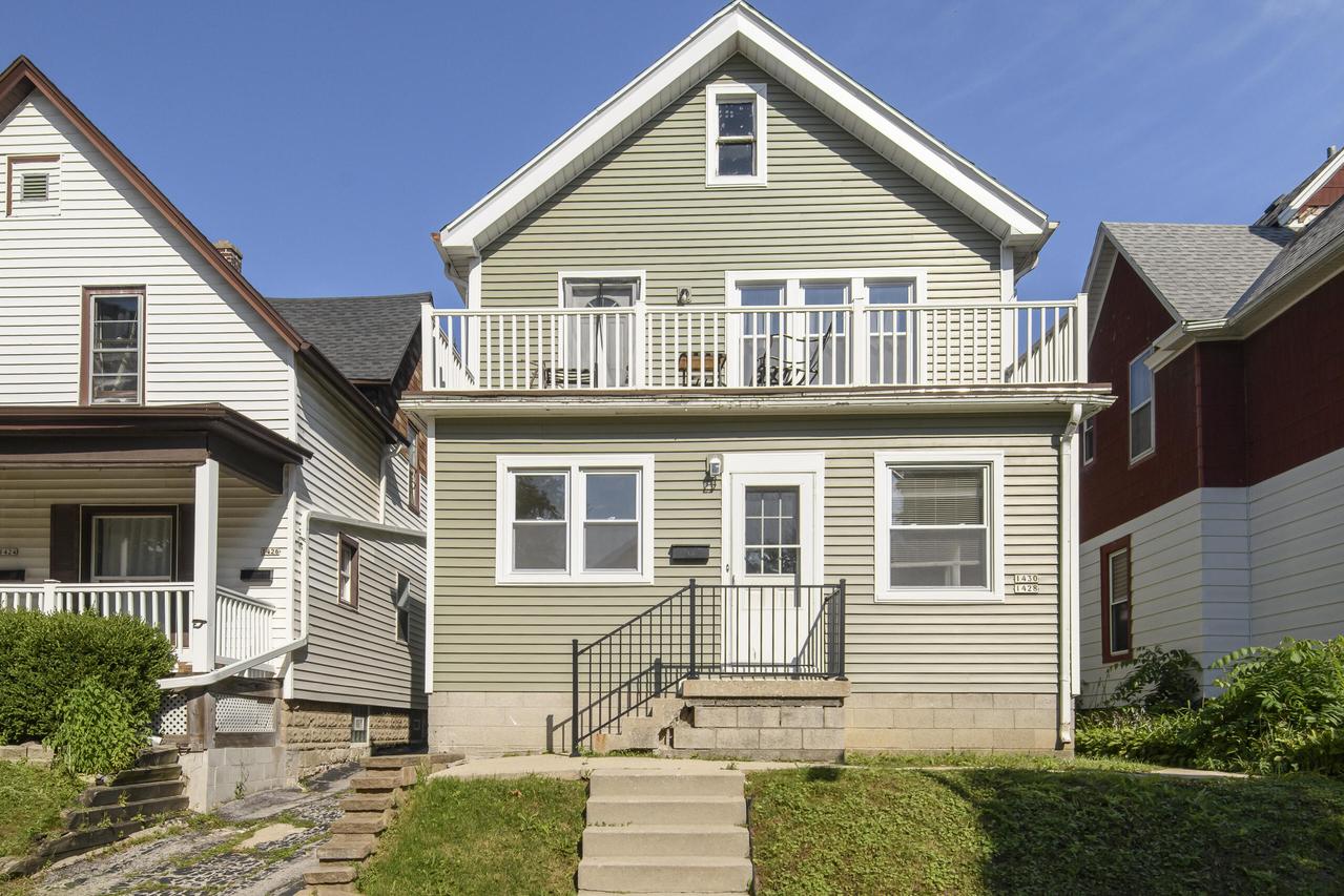 1428 S 79th St, West Allis, WI 53214