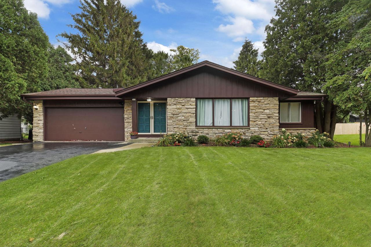 545 4 1/2 Mile Rd, Caledonia, WI 53402