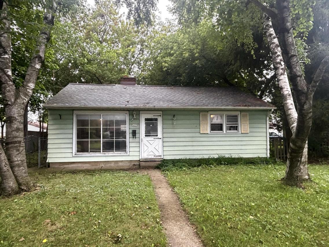 5657 N 58th St, Milwaukee, WI 53218