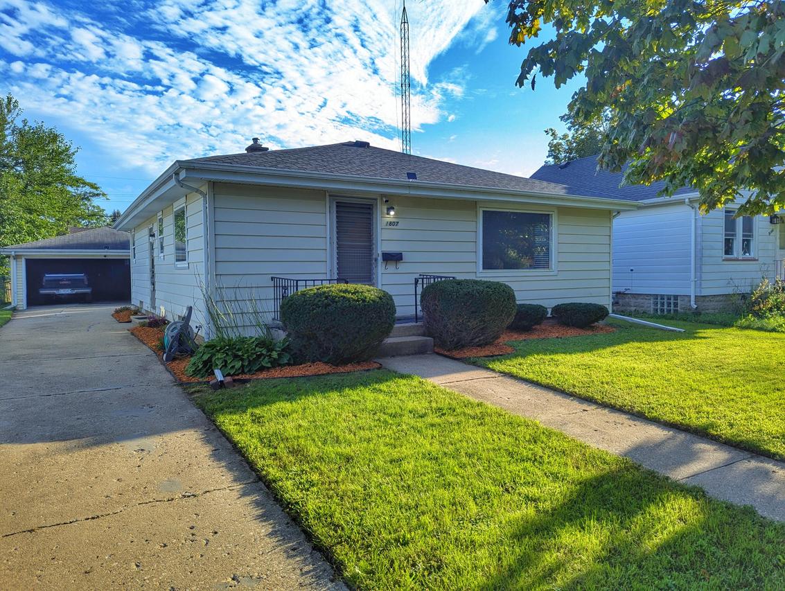 1807 28th St, Kenosha, WI 53140