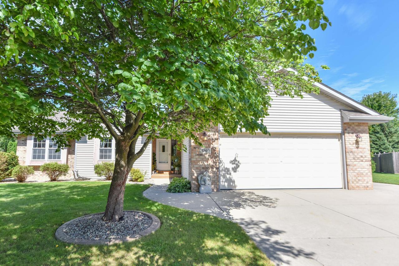 1300 Goldcrest Ct, West Bend, WI 53095