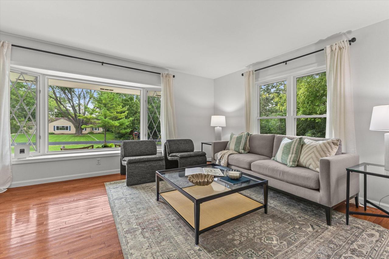 W176N8625 Sunset Ridge, Menomonee Falls, WI 53051