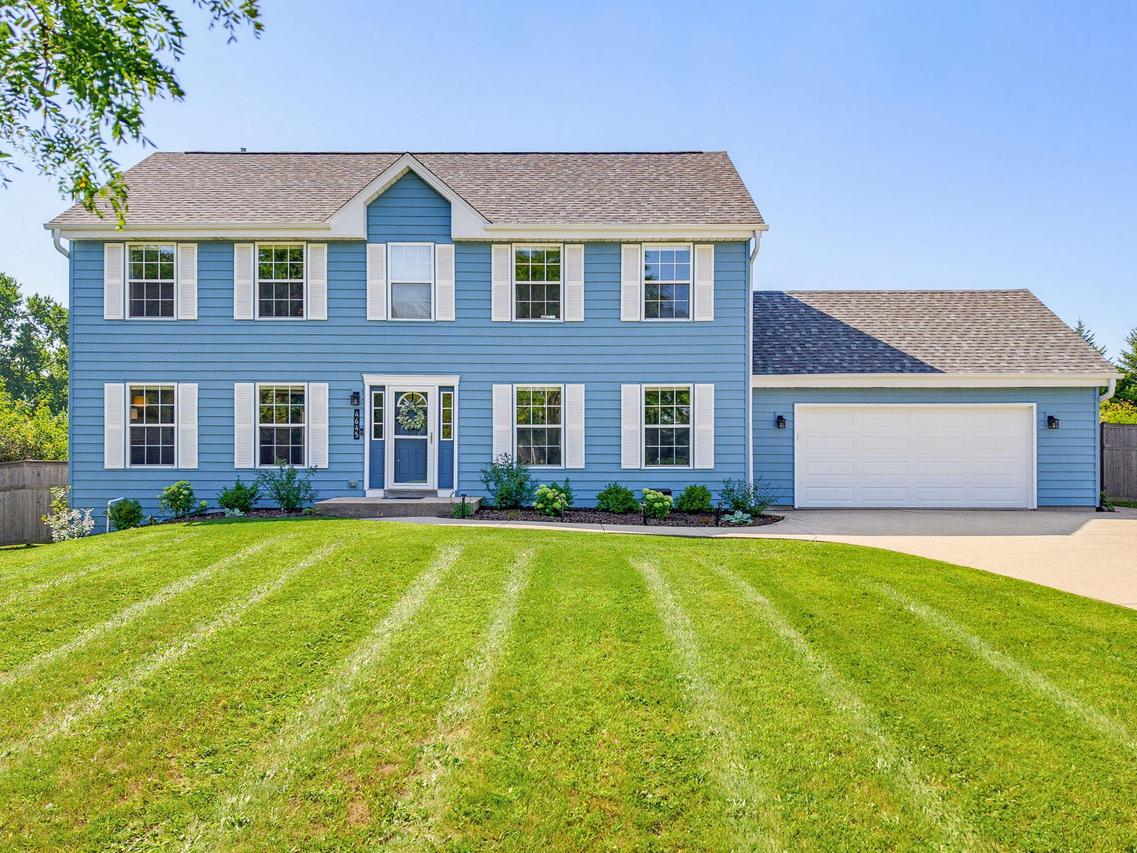 4645 W Sherwood Dr, Franklin, WI 53132