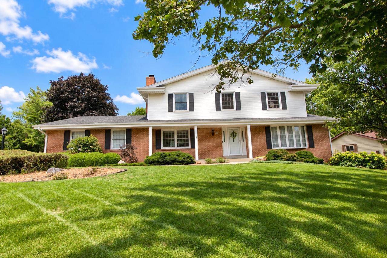 5676 Garland Ln, Greendale, WI 53129