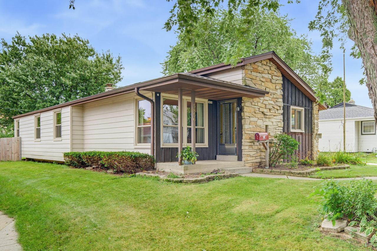 5856 S New York Ave, Cudahy, WI 53110