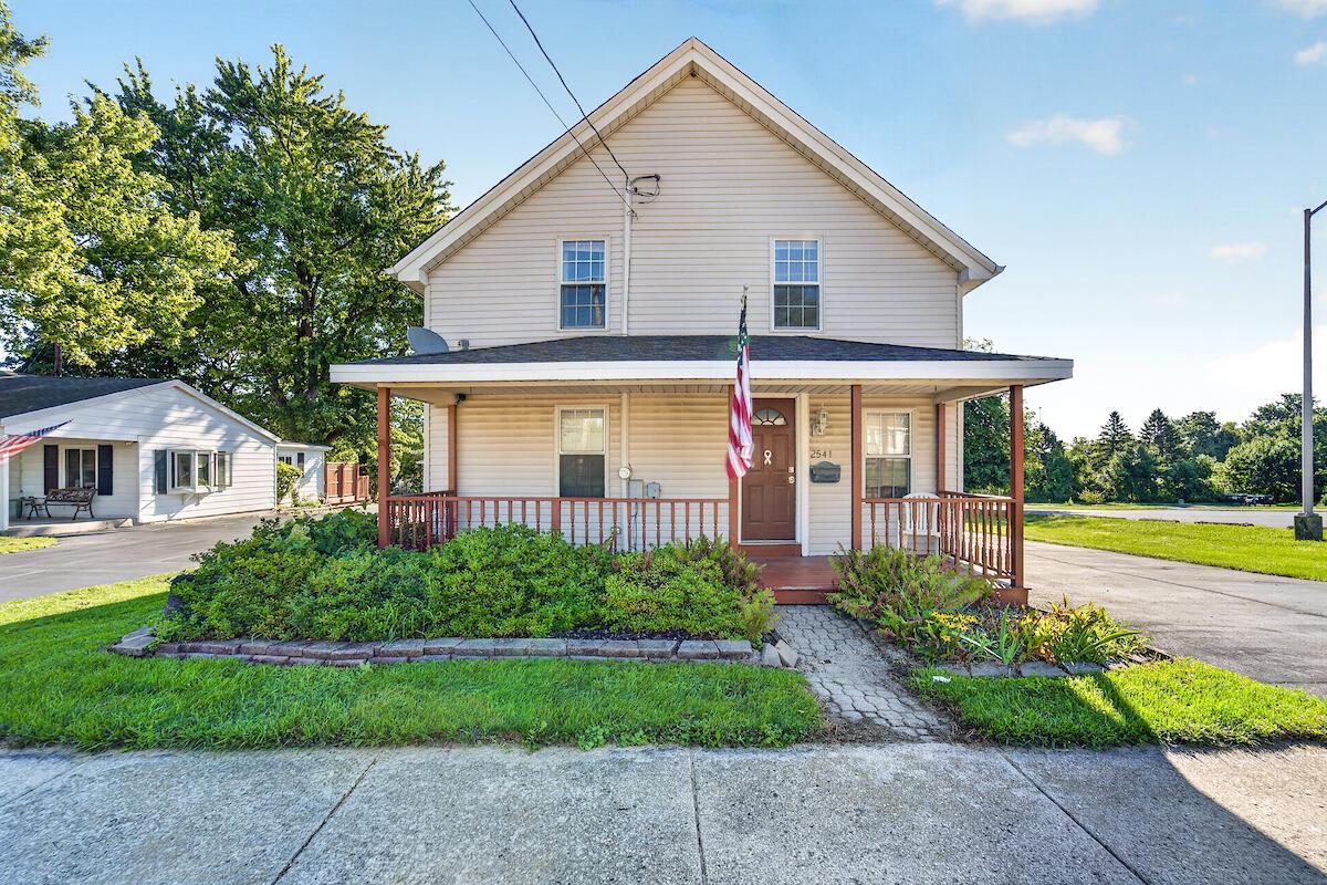 2541 Wisconsin St, Sturtevant, WI 53177