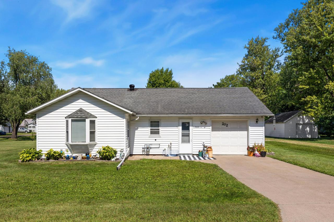 202 Center St, Rockland, WI 54653