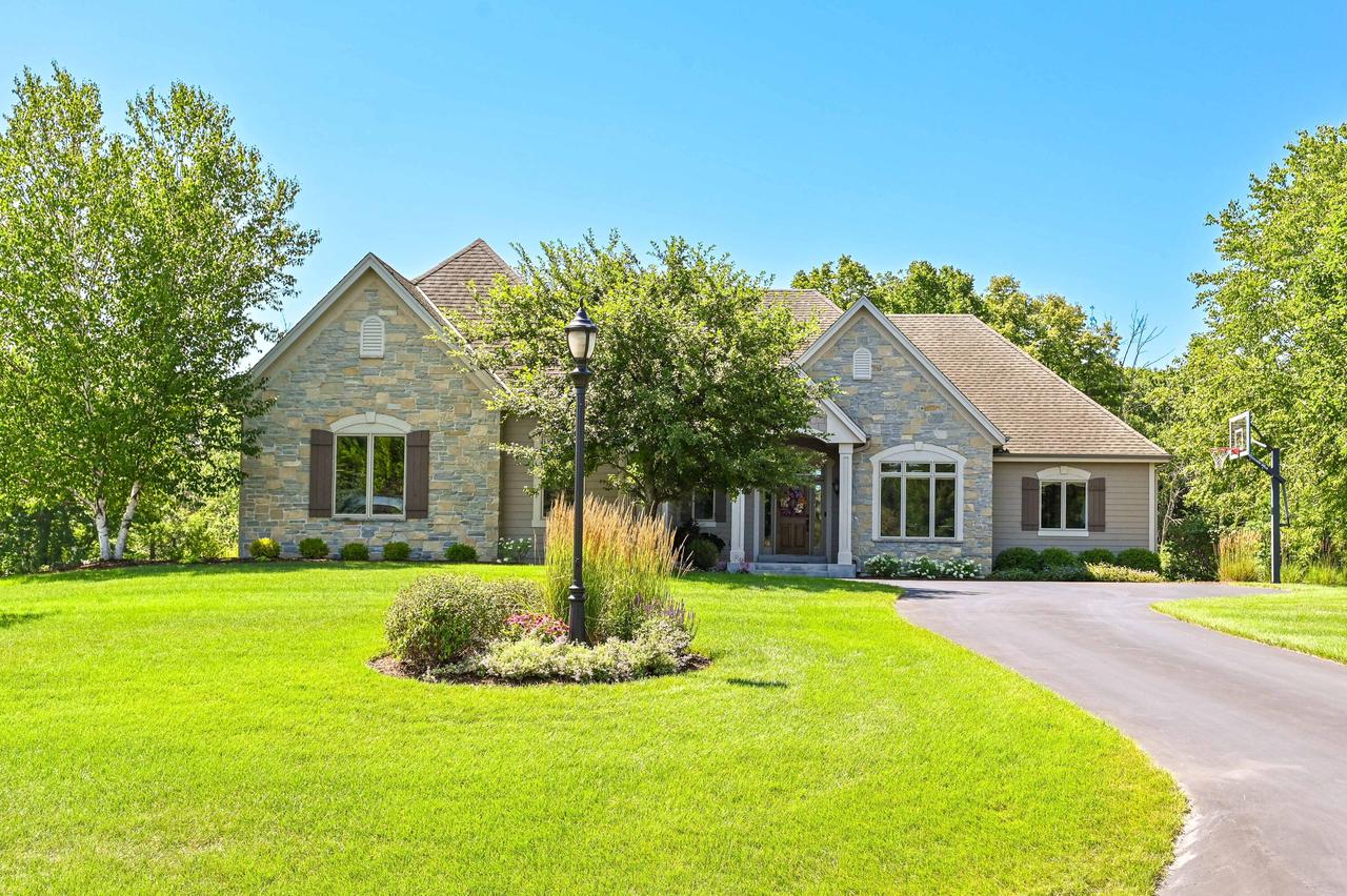 1555 Behrens Dr, Cedarburg, WI 53012