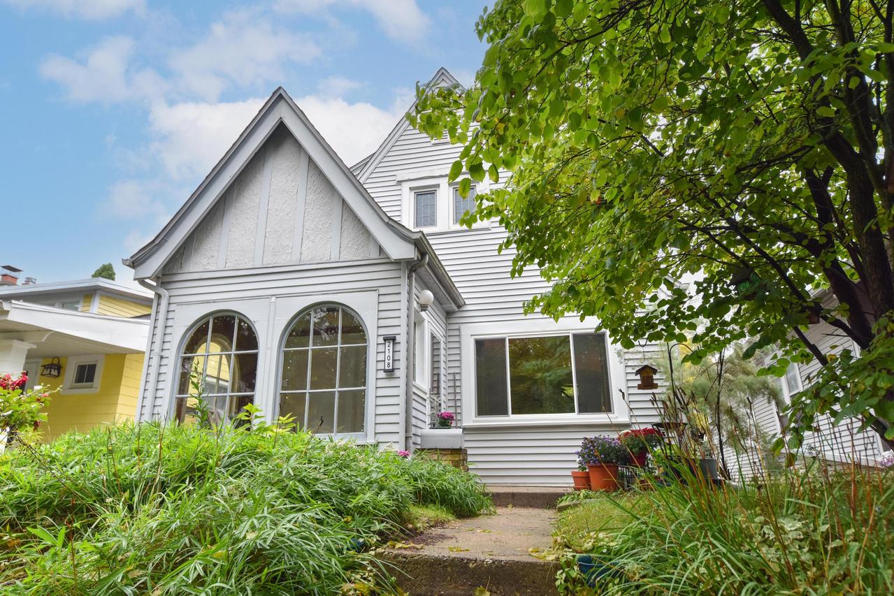 2108 E Jarvis St, Shorewood, WI 53211