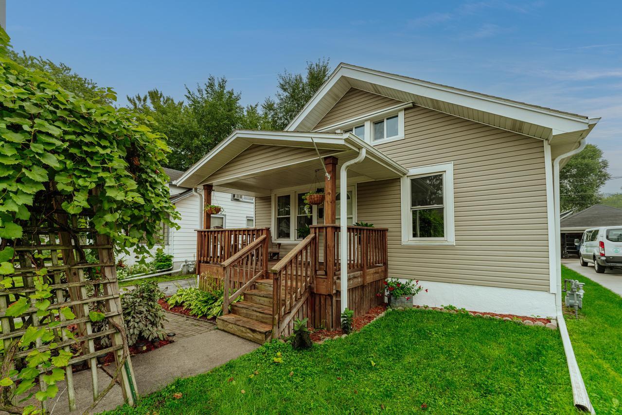 317 Wilson Ave, Waukesha, WI 53186