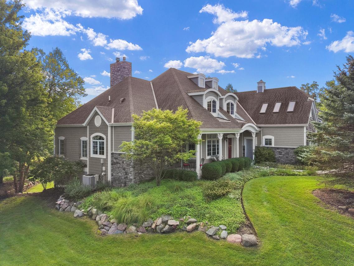 1835 Hickory Hill, Geneva, WI 53147