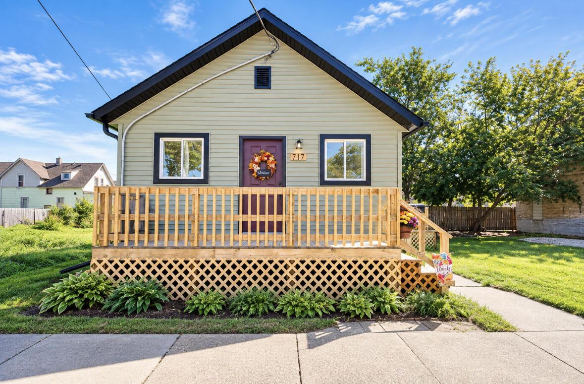 717 Hubbard St, Racine, WI 53402