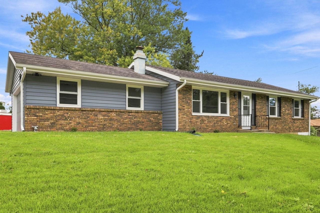 544 Sunset Vale -, Twin Lakes, WI 53181