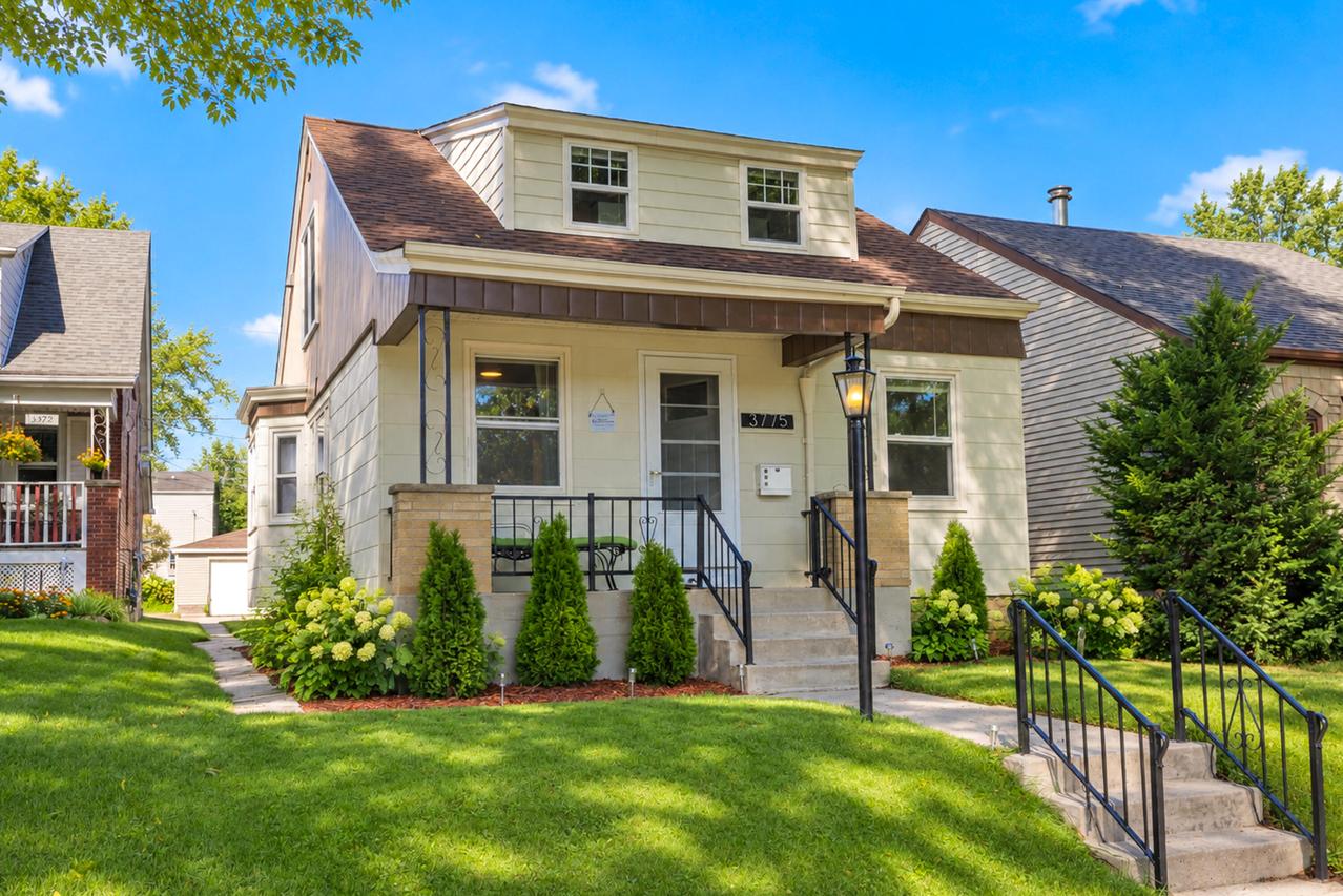 3775 S Rutland Ave, Saint Francis, WI 53235