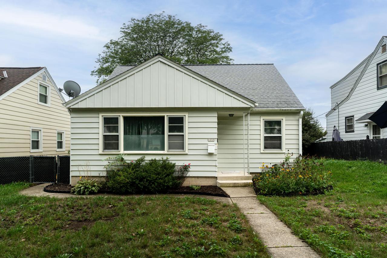 3355 N 83rd St, Milwaukee, WI 53222