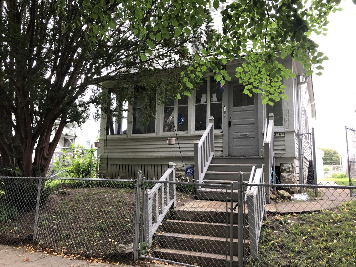 2464 W Lloyd St, Milwaukee, WI 53205