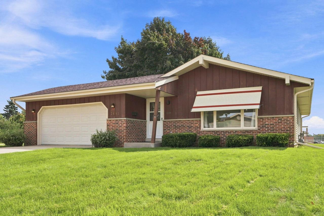 2113 Neptune Cir, Racine, WI 53404
