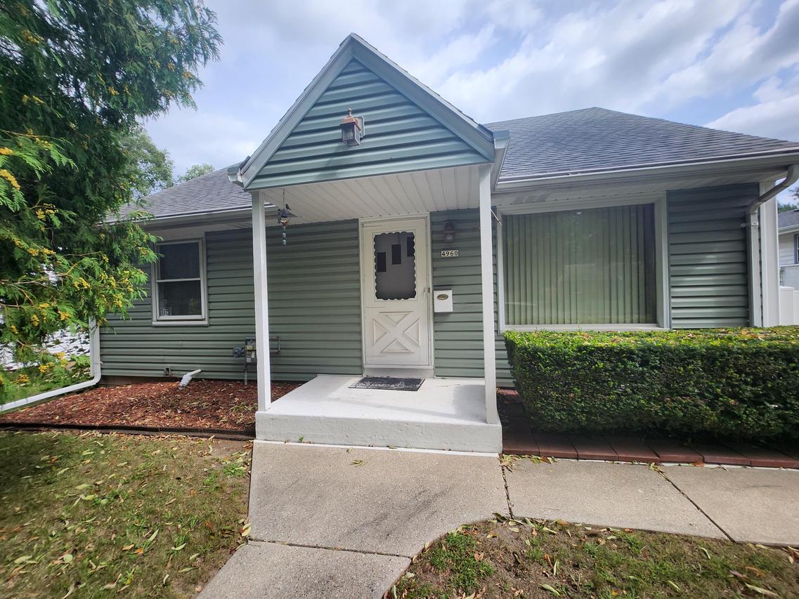 4960 N 73rd St, Milwaukee, WI 53218