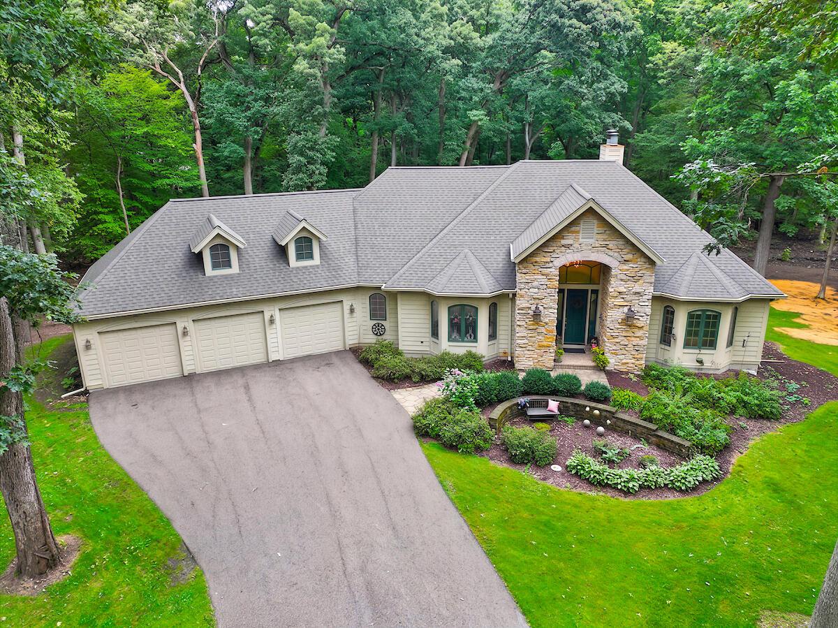 29520 June Ln, Rochester, WI 53185