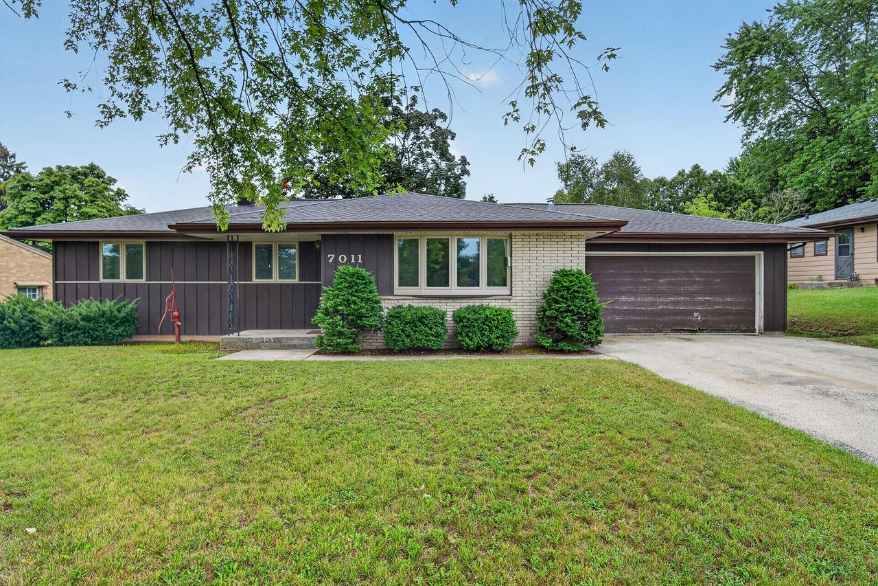 7011 Superior Ave, Sheboygan, WI 53044