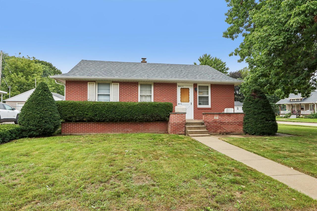 2606 Eisenhower Dr, Racine, WI 53405