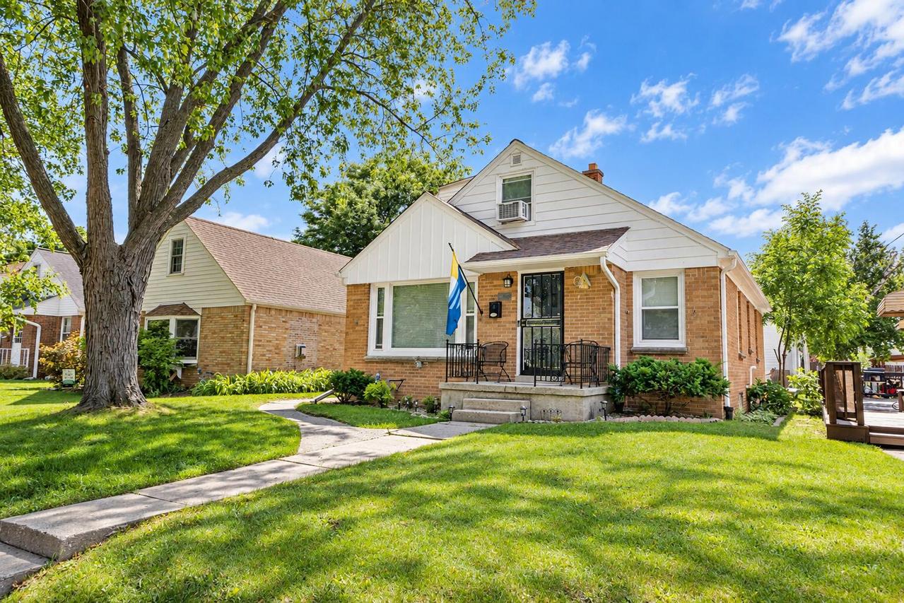 3045 N 84th St, Milwaukee, WI 53222