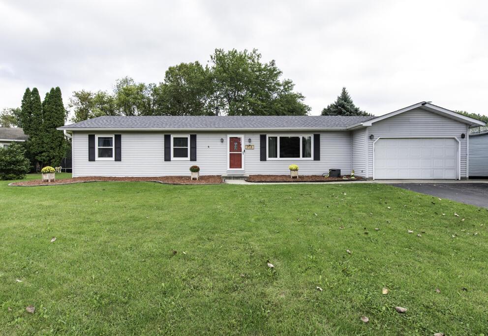 713 Eisenhower Ct, Twin Lakes, WI 53181
